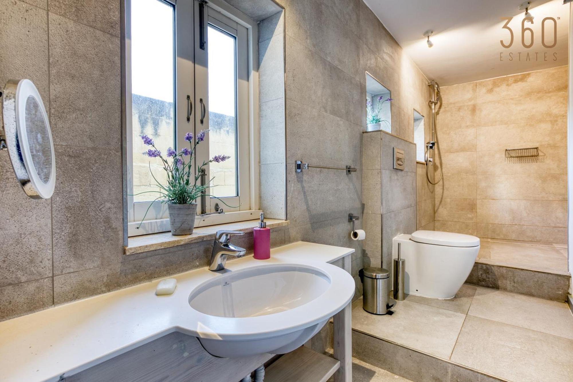 Comfortable 1Br Home With Maltese Balcony In Valletta By 360 Estates 外观 照片
